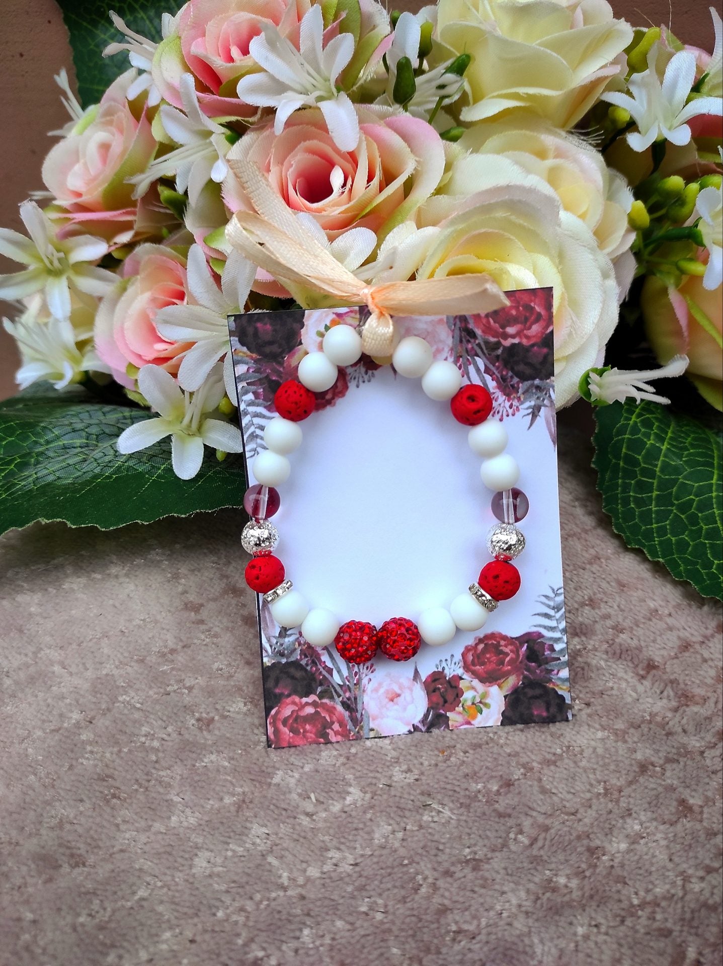 Védő piros energizáló karkötő